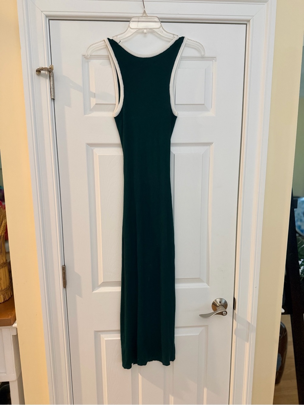 Ladies Size Large Sleeveless Ribbed Maxi Dress in Dark Green Peekaboo Back GUC